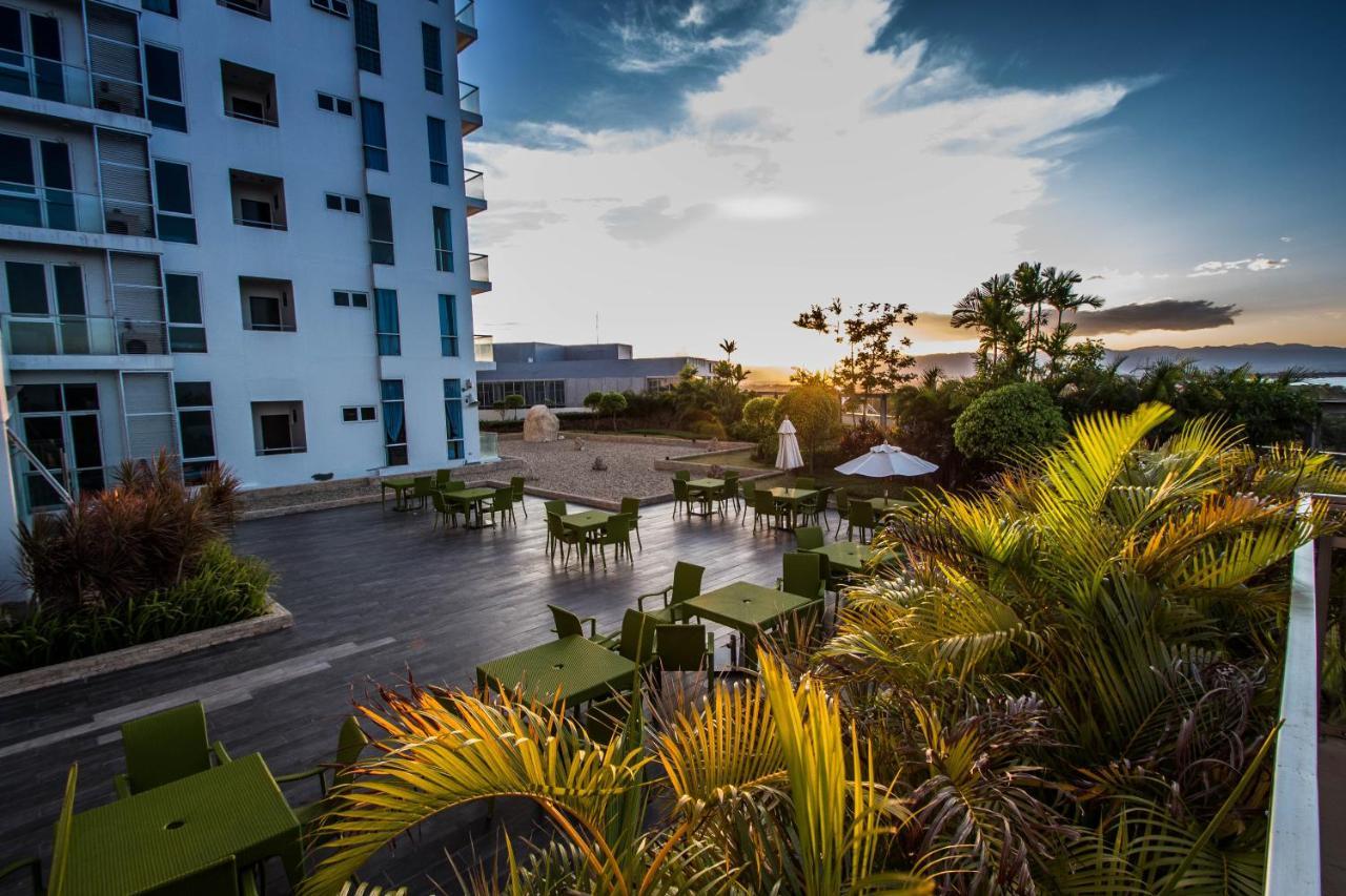 C Suites At Mactan Newtown Lapu-Lapu City Bagian luar foto