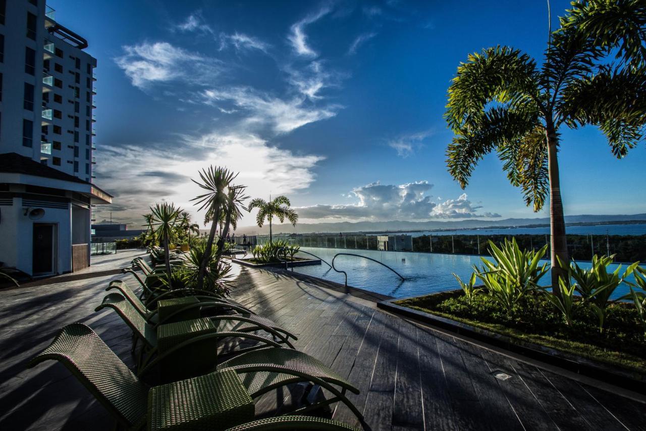 C Suites At Mactan Newtown Lapu-Lapu City Bagian luar foto